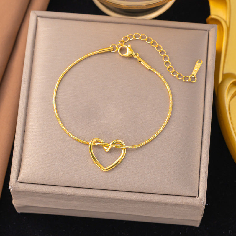 Collar de corazón minimalista