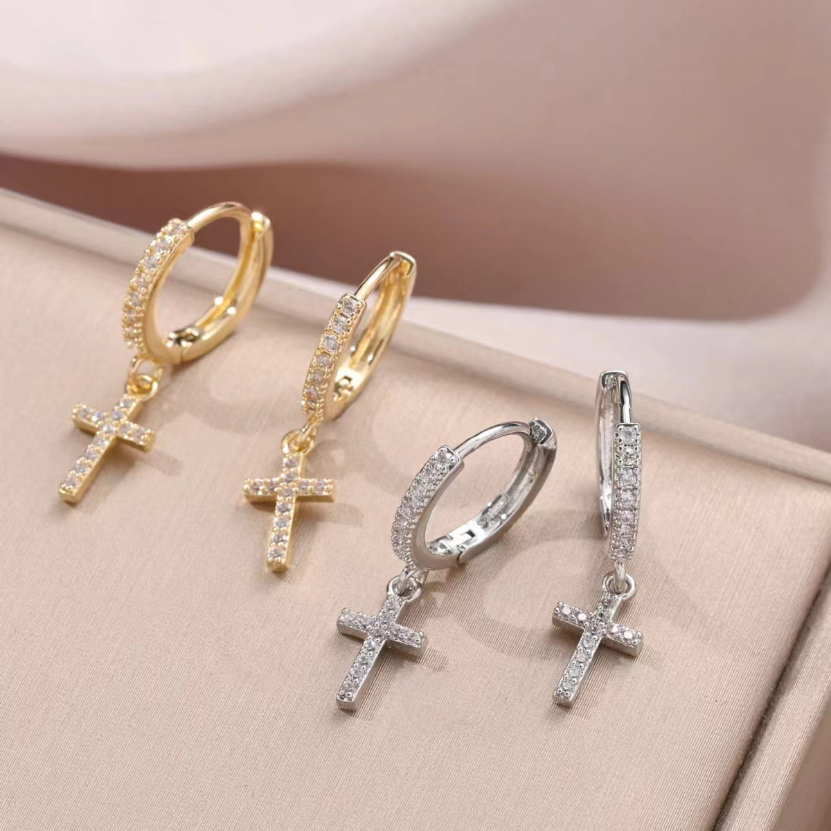 Pendientes Aro con Colgante de Cruz