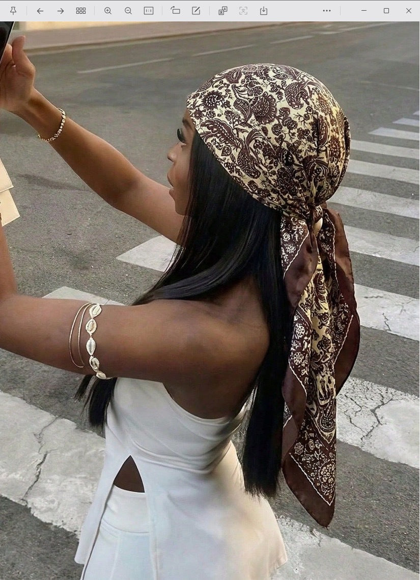 Pañuelo Cuadrado de Satén para Mujer – Accesorio de Moda
