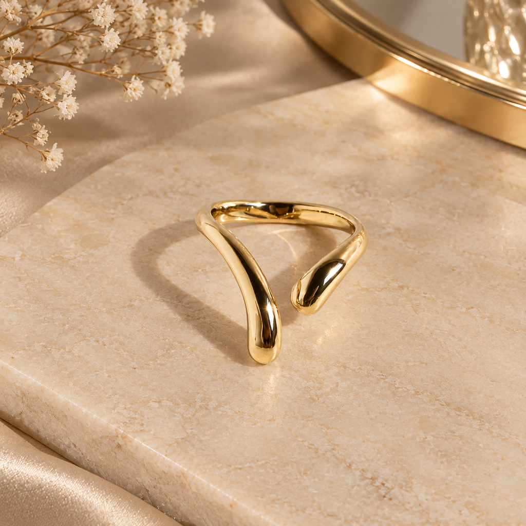 Anillo Abierto Minimalista con Forma de Gota de Agua