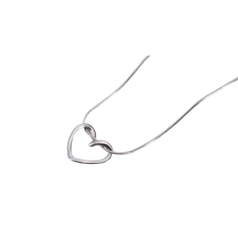 Collar de corazón minimalista