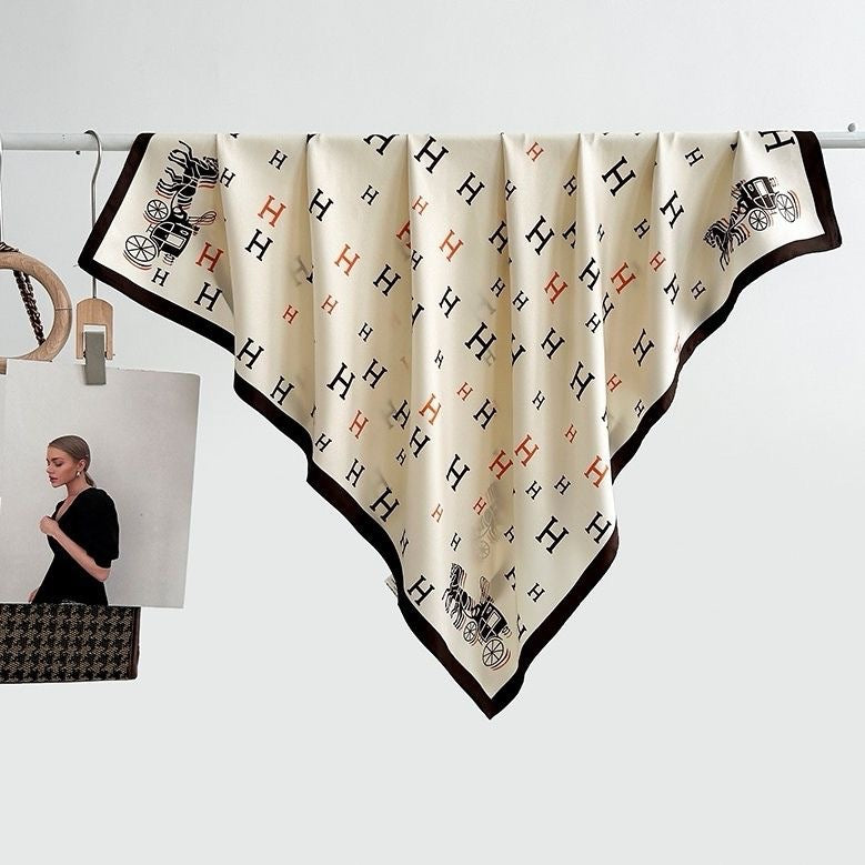 Pañuelo Cuadrado de Mujer – Ligero y Elegante
