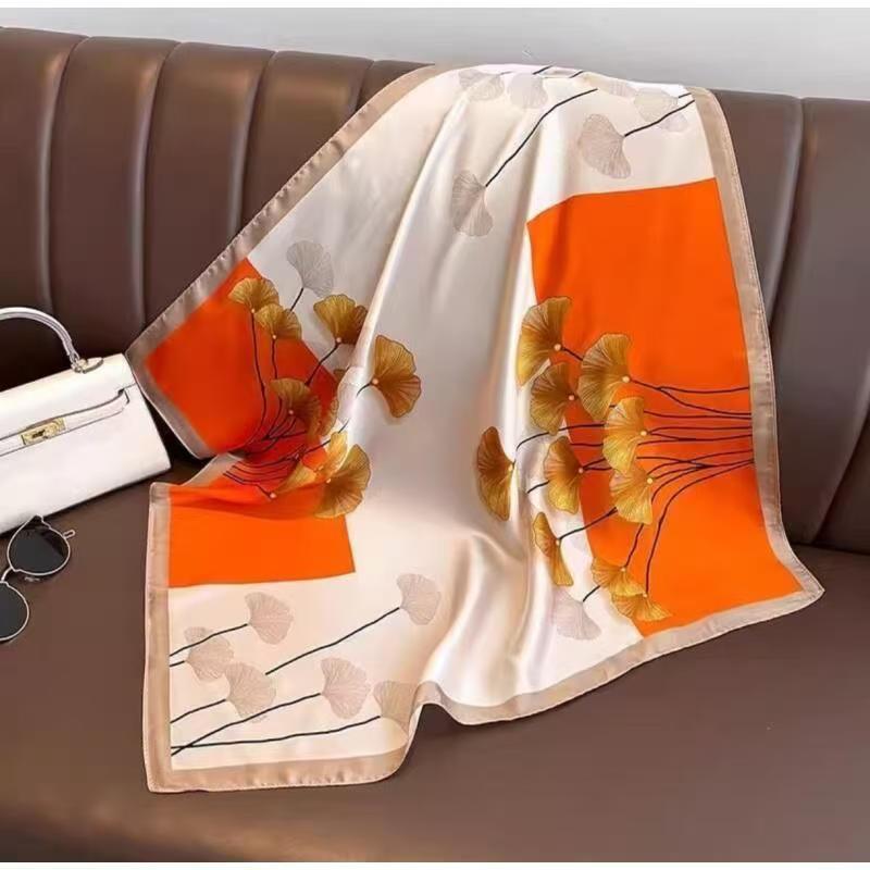 Pañuelo Cuadrado de Mujer – Ligero y Elegante