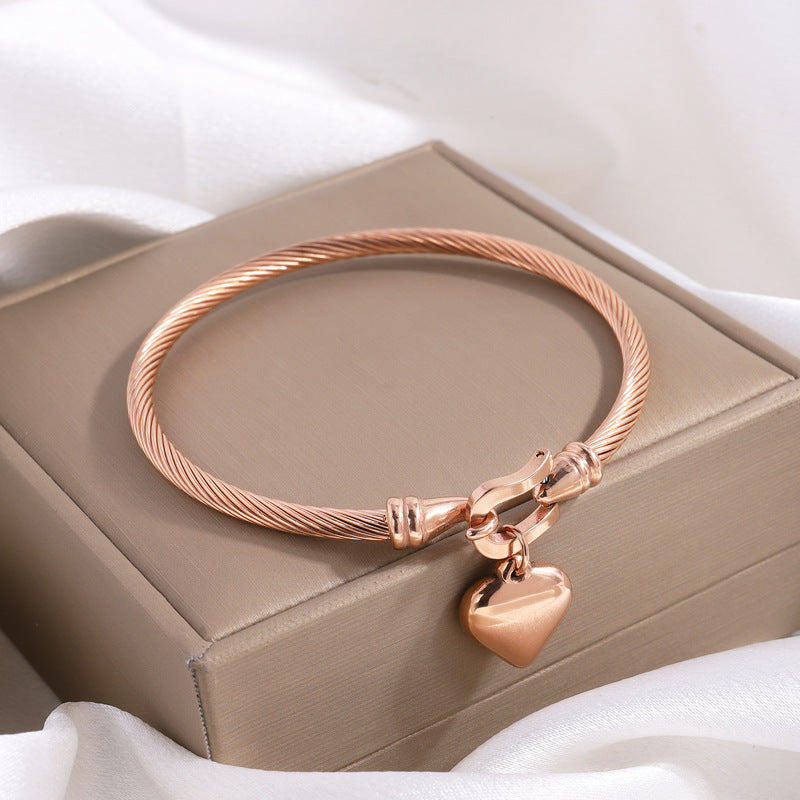 Pulsera de Acero Inoxidable con Diseño de Corazón