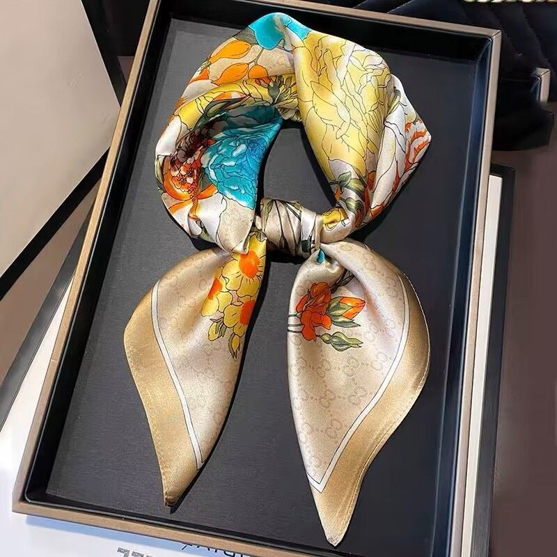 Pañuelo Cuadrado de Mujer – Ligero y Elegante