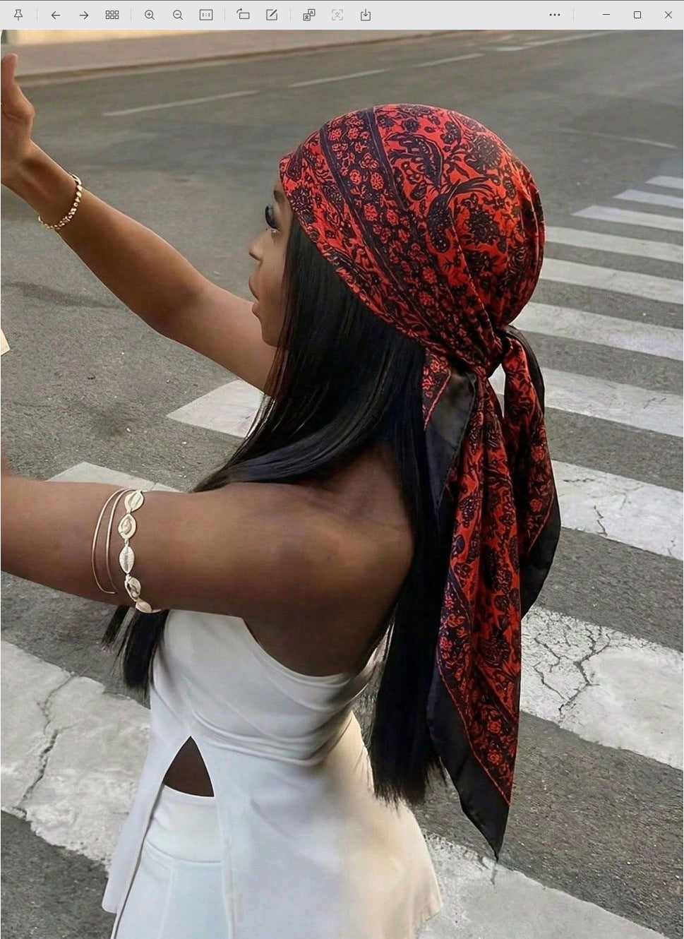 Pañuelo Cuadrado de Satén para Mujer – Accesorio de Moda