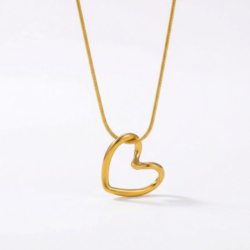 Collar de corazón minimalista
