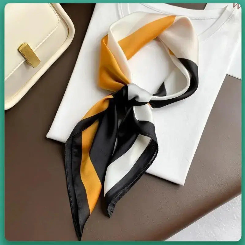 Pañuelo Cuadrado de Mujer – Ligero y Elegante